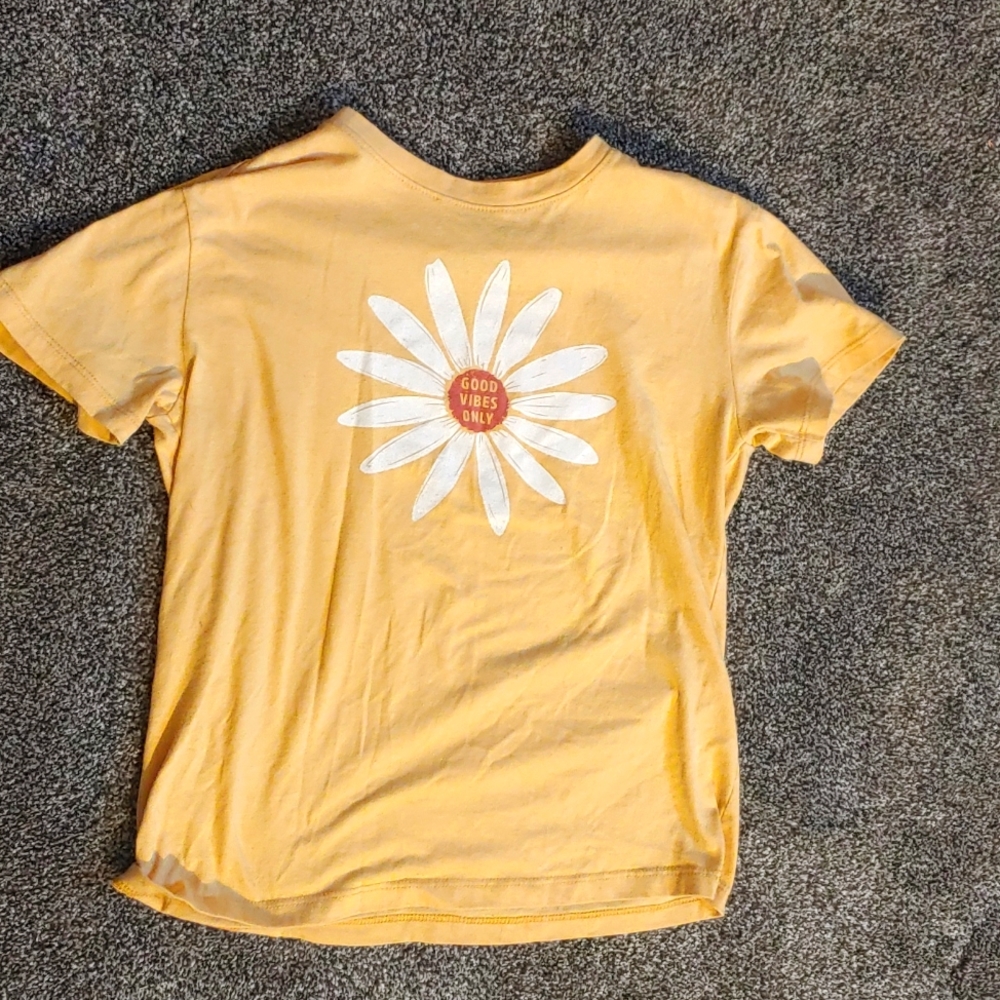 Yellow Daisy Tee w/ words